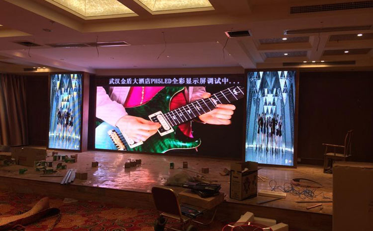 武汉金盾大酒店P5室内LED全彩屏